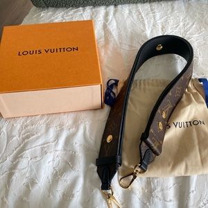 Louis Vuitton Bandouliere strap